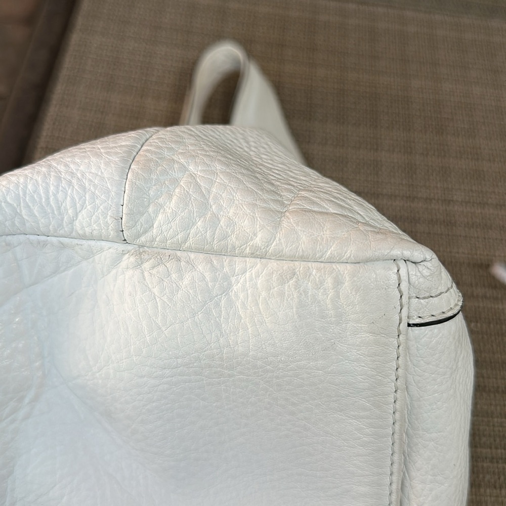 b. Makowsky White Leather Handbag/Satchel - Picture 13 of 16